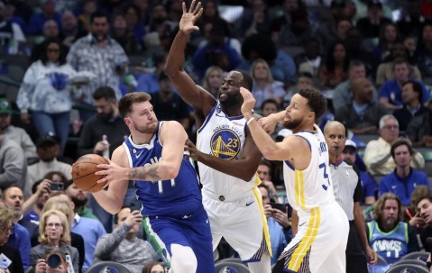  蒂姆在独行侠比赛中出色防守，高光表现引发热议！-KAIYUN